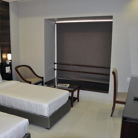 Hotel Dolphin Sambalpur Bagian luar foto
