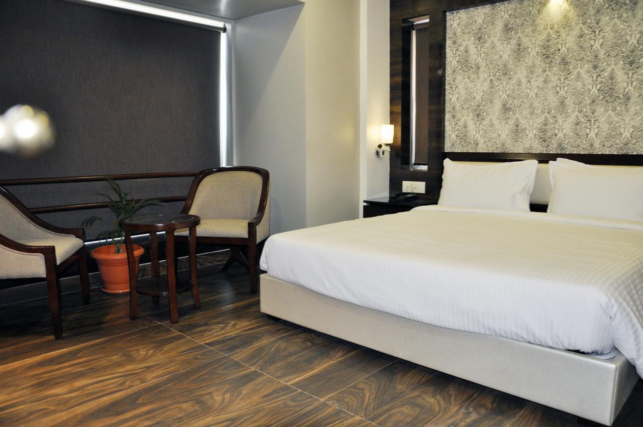 Hotel Dolphin Sambalpur Bagian luar foto