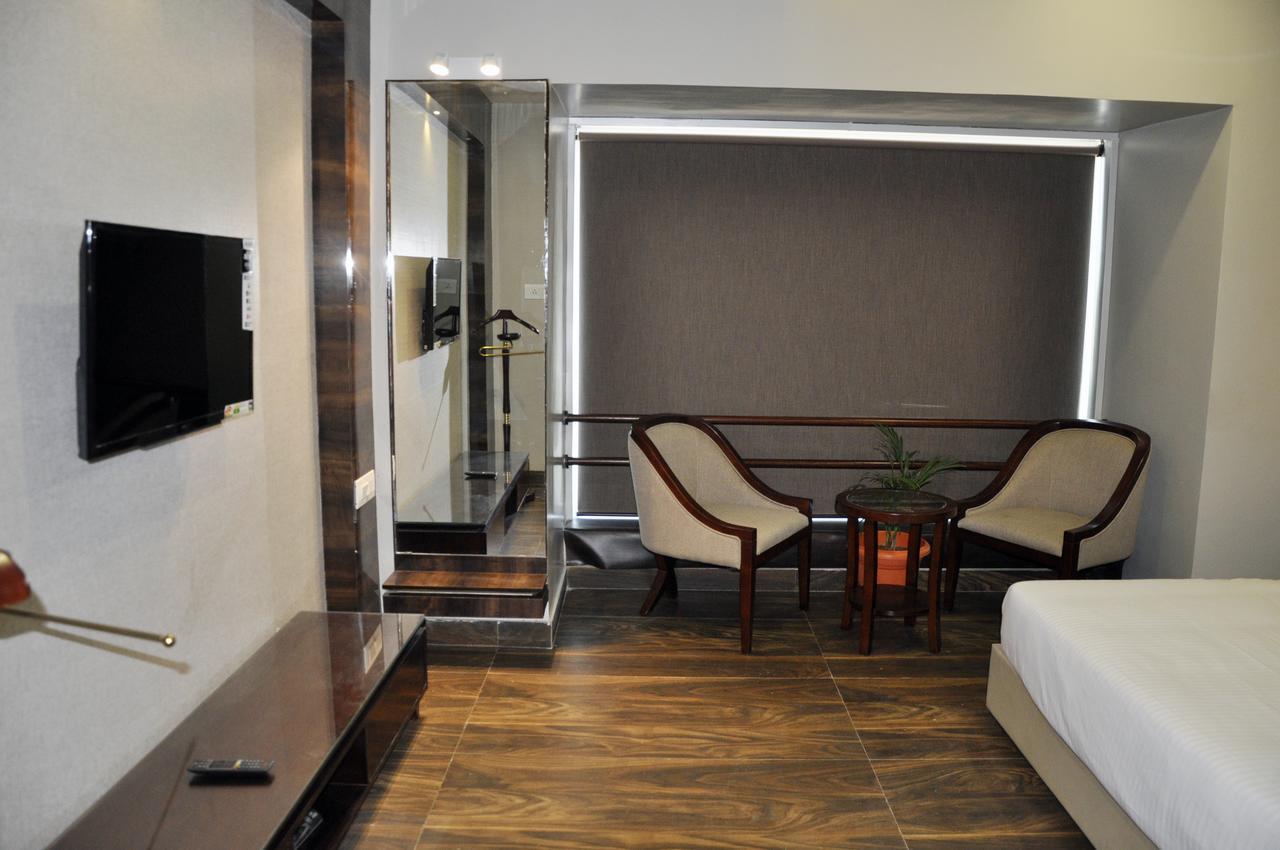Hotel Dolphin Sambalpur Bagian luar foto